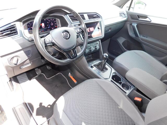 Volkswagen TIGUAN 1.5TSI 131PK R-Line! All-in Prijs! Trekhaak! 1e ei