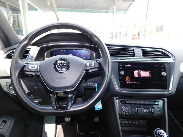 Volkswagen TIGUAN 1.5TSI 131PK R-Line! All-in Prijs! Trekhaak! 1e ei