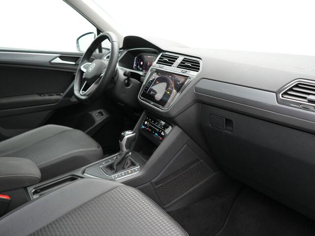 Volkswagen TIGUAN TSI eHybrid Plug In Hybrid 245pk Dealer O.H PHEV | Panodak | Adaptive Cruise | Camera | Sportstoelen Verwarmd | IQ Light | Travel Assist | Apple Carplay | Virtual | Navigatie | DAB |