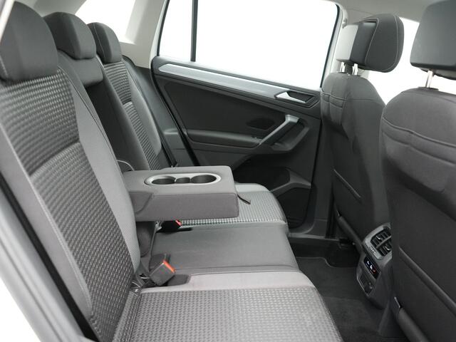 Volkswagen TIGUAN TSI eHybrid Plug In Hybrid 245pk Dealer O.H PHEV | Panodak | Adaptive Cruise | Camera | Sportstoelen Verwarmd | IQ Light | Travel Assist | Apple Carplay | Virtual | Navigatie | DAB |