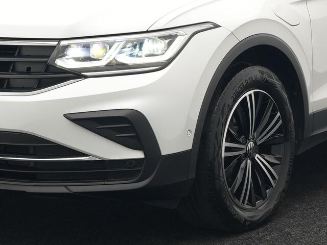 Volkswagen TIGUAN TSI eHybrid Plug In Hybrid 245pk Dealer O.H PHEV | Panodak | Adaptive Cruise | Camera | Sportstoelen Verwarmd | IQ Light | Travel Assist | Apple Carplay | Virtual | Navigatie | DAB |