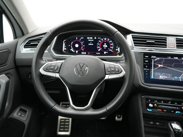 Volkswagen TIGUAN TSI eHybrid Plug In Hybrid 245pk Dealer O.H PHEV | Panodak | Adaptive Cruise | Camera | Sportstoelen Verwarmd | IQ Light | Travel Assist | Apple Carplay | Virtual | Navigatie | DAB |
