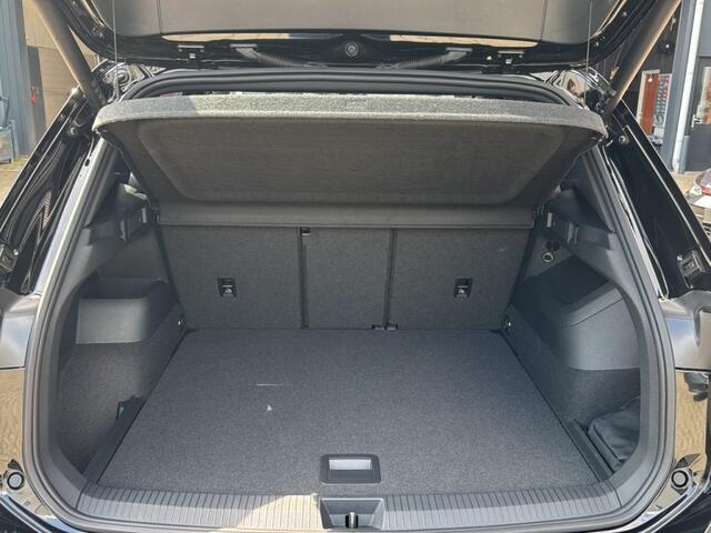 Volkswagen TIGUAN 1.5 eTSI R-LINE PANO-DAK/TREKHAAK/CAMERA/NAVI/ACC/STOELVERW