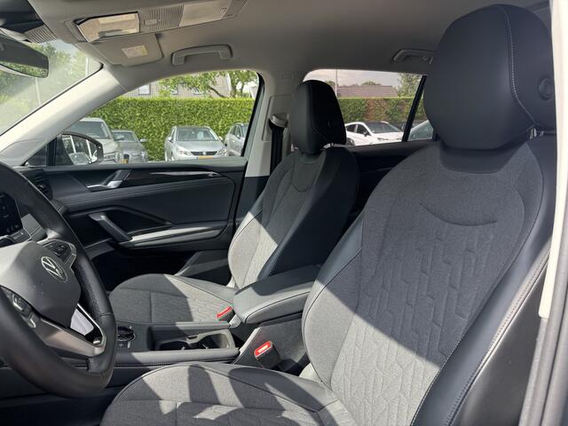Volkswagen TIGUAN 1.5 eTSI Life Edition / Camera / Navigatie / 17'' / Keyless / Dodehoek / DAB / ACC
