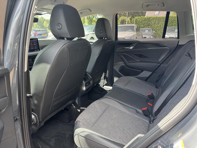 Volkswagen TIGUAN 1.5 eTSI Life Edition / Camera / Navigatie / 17'' / Keyless / Dodehoek / DAB / ACC