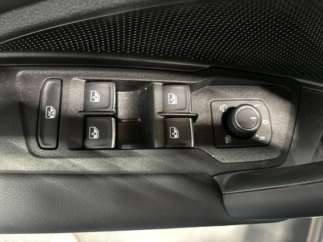 Volkswagen TIGUAN 1.5 eTsi 150pk DSG Elegance · 360 Camera · Elek. Trekhaak · Massage · Elek. Achterklep · Apple/Android Car Play · Navigatie · 18'' Inch ·