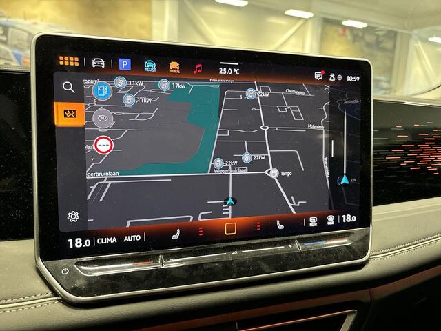 Volkswagen TIGUAN 1.5 eTsi 150pk DSG Elegance · 360 Camera · Elek. Trekhaak · Massage · Elek. Achterklep · Apple/Android Car Play · Navigatie · 18'' Inch ·