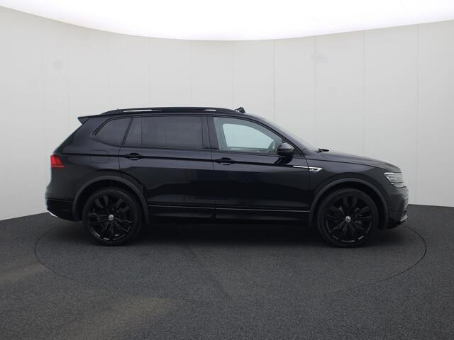 Volkswagen TIGUAN Allspace 1.5 TSI Highline Business R 7p. Panoramadak · Trekhaak · Camera + Parkeersensoren ·