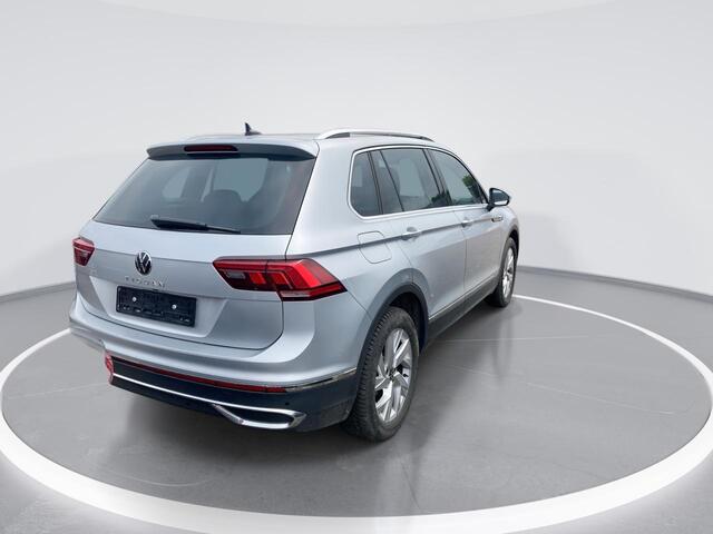 Volkswagen TIGUAN 1.5 TSI 150pk DSG Elegance · Navigatie · Trekhaak · Camera + Parkeersensoren