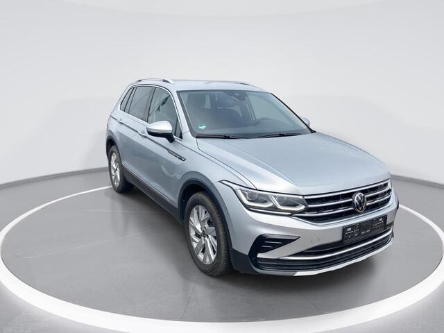 Volkswagen TIGUAN 1.5 TSI 150pk DSG Elegance · Navigatie · Trekhaak · Camera + Parkeersensoren