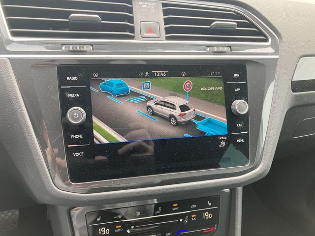 Volkswagen TIGUAN 1.5 TSI 150pk DSG Elegance · Navigatie · Trekhaak · Camera + Parkeersensoren