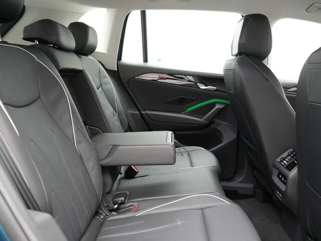 Volkswagen TIGUAN 1.5 eHybrid Elegance Plug In Hybrid 204pk Dealer O.H PHEV | Trekhaak Af Fabriek | Adaptive Cruise | 360 Camera | IQ Light | Lederen Sportstoelen Massage & Memory | Virtual | Keyless | Lane Assist | Verwarmde Stuur & Stoel | Apple Carplay |