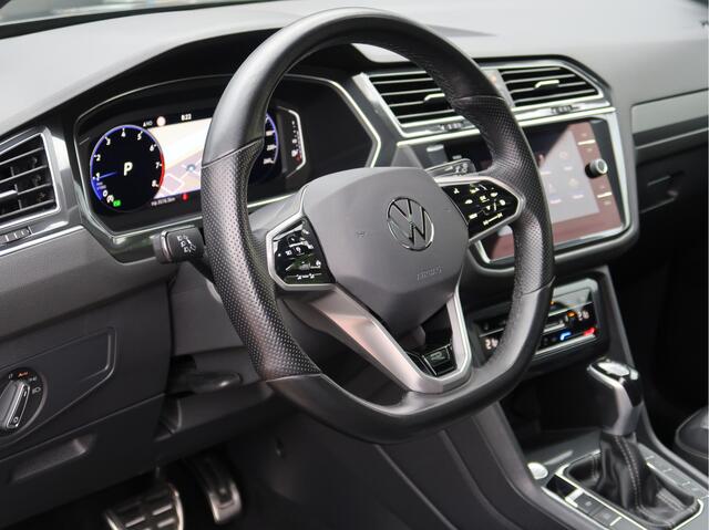 Volkswagen TIGUAN Allspace 1.5 TSI R-Line Business+ 7 Pers. | Panorama | H&K | Trekhaak |