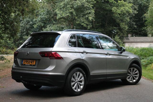 Volkswagen TIGUAN 1.5 TSI ACT Comfortline Business | Trekhaak | Camera | ACC