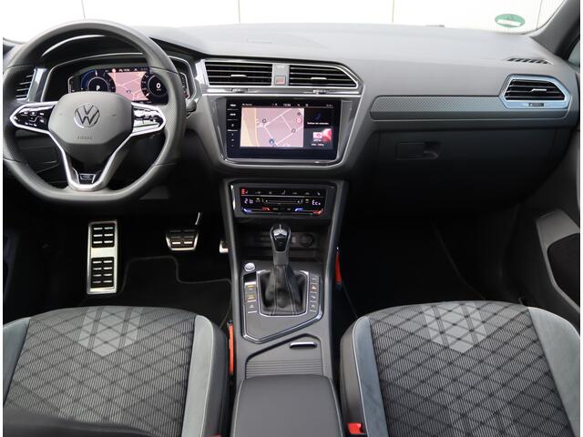 Volkswagen TIGUAN Hybrid R-Line | 20" | Panoramadak | Camera | Trekhaak