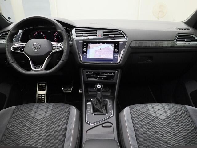 Volkswagen TIGUAN 1.5 Tsi 150pk DSG R-Line · Apple/Android Car Play · Panoramadak · Elek. Trekhaak · Navigatie · 360 Camera · 19'' Inch · garantie t/m 24-01-2026