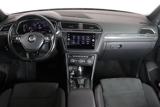 Volkswagen TIGUAN Allspace 1.5 TSI Highline R-Line 7-Persoons, Massage, Panoramadak, Virtual, Trekhaak, Dynaudio
