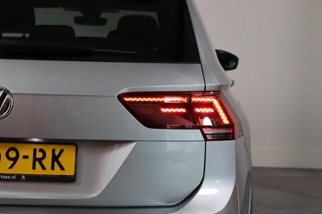 Volkswagen TIGUAN Allspace 1.5 TSI Highline R-Line 7-Persoons, Massage, Panoramadak, Virtual, Trekhaak, Dynaudio