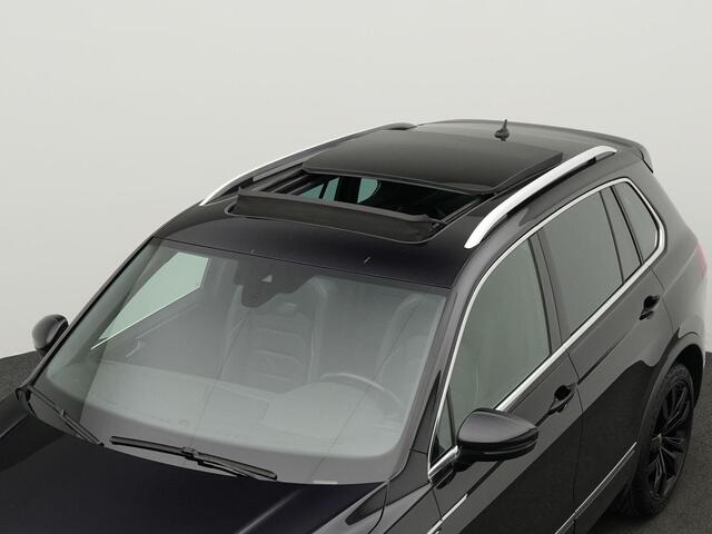 Volkswagen TIGUAN 1.5 TSI 150 pk DSG ACT Highline Business R | Panoramadak | Trekhaak | Rondomzicht camera | Park Assist | 20 inch