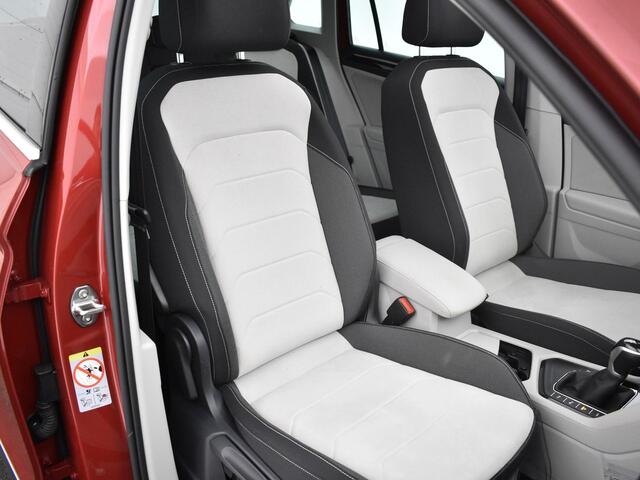 Volkswagen TIGUAN 1.4 Tsi 245pk DSG eHybrid Elegance · Panoramadak · Camera · Elek.Trekhaak · Elek. Achterklep · Keyless · 18'' Inch ·