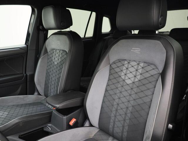 Volkswagen TIGUAN 1.5TSI/150PK R-Line Blackstyle DSG · Camera · Apple Car Play · Stoelverwarming ·