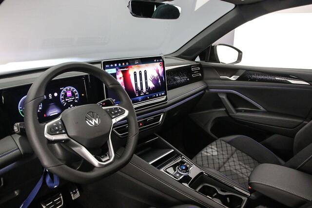 Volkswagen TIGUAN R-Line Edition 1.5 TSI eHybrid 204pk DSG Automaat Trekhaak, 360 camera, Panoramadak, Elektrische achterklep, Achteruitrijcamera, Adaptive cruise control