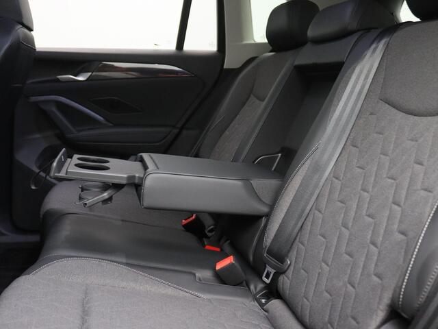Volkswagen TIGUAN 1.5 eHybrid Life Edition 204PK DSG Adaptieve Cruise Controle, Navi via Apple Carplay/Android Auto, Side Assist, Keyless, Achteruitrijcamera, Elektr. Achterklep, Stoel-Stuur-Achterbankverwarming, Voorruitverwarming, 18" LM Velgen