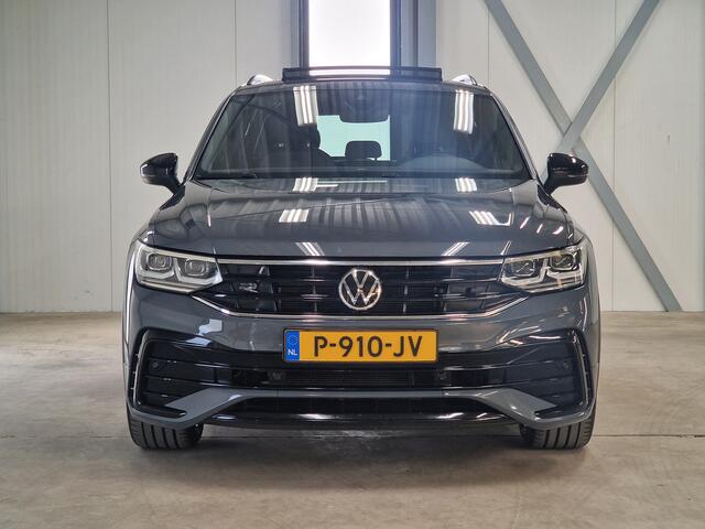 Volkswagen TIGUAN 1.5 TSI R-Line 150 pk DSG | Schuifdak | Trekhaak | Winter Pack |