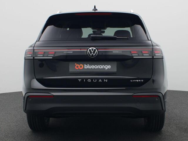 Volkswagen TIGUAN 1.5 eHybrid Life Edition 204PK DSG Achteruitrijcamera, Adaptieve Cruise Controle, Navi via Apple Carplay/Android Auto, Keyless, Side Assist, Stoel-Stuurverwarming, Elektr. Achterklep, 17" LM Velgen