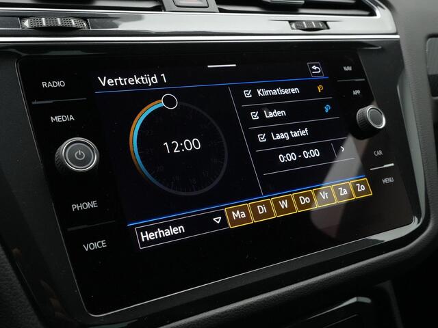 Volkswagen TIGUAN 1.4 TSI eHybrid 245 pk DSG R-Line Business+ | Achteruitrijcamera | Adaptive Cruise | Park Assist | Side Assist | 19 inch