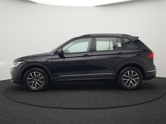 Volkswagen TIGUAN eHybrid Life Edition Plug In Hybrid 245pk PHEV | Adaptive Cruise | Verwarmde Stoelen & Stuur | Lane Assist | Virtual | Navigatie | DAB |