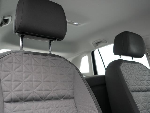 Volkswagen TIGUAN eHybrid Life Edition Plug In Hybrid 245pk PHEV | Adaptive Cruise | Verwarmde Stoelen & Stuur | Lane Assist | Virtual | Navigatie | DAB |