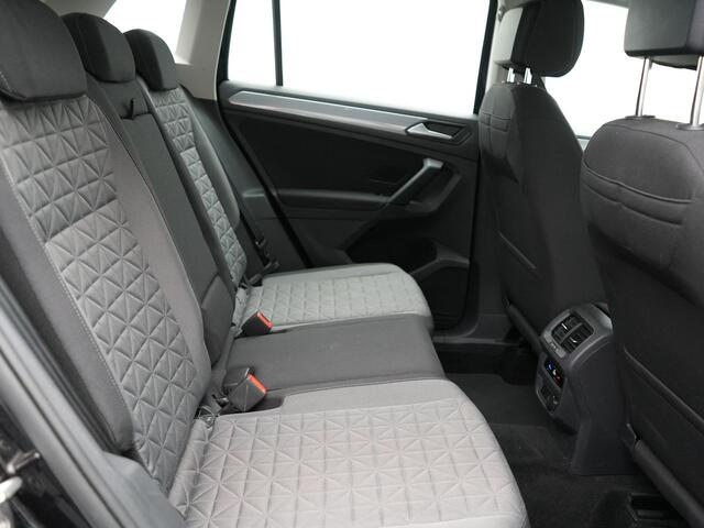 Volkswagen TIGUAN eHybrid Life Edition Plug In Hybrid 245pk PHEV | Adaptive Cruise | Verwarmde Stoelen & Stuur | Lane Assist | Virtual | Navigatie | DAB |