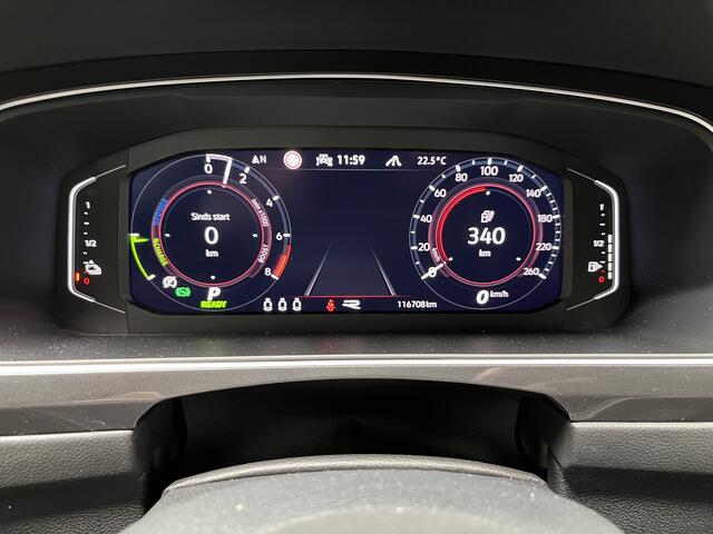 Volkswagen TIGUAN 1.4 TSI eHybrid R-Line / AUTOMAAT/ 245 PK/ 2X R-LINE/ HEAD-UP DISPLAY/ KEYLESS/ DIGITAL DASH/ APP-CONNECT/ NAVI/ RIJ-MODI/ PARK. SENSOREN + CAMERA/ MATRIX/ CLIMA/ ADAPT. CRUISE/ STOEL-STUUR VERWARM.