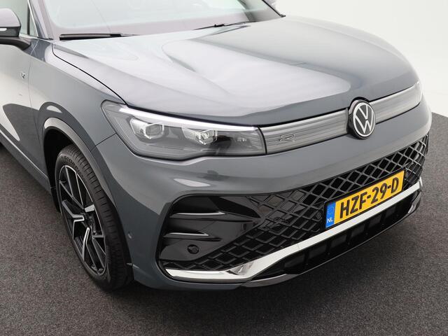 Volkswagen TIGUAN 1.5 eHybrid 272 Pk Automaat R-Line Edition | Panorama Dak | Trekhaak | Massage Stoelen | Camera | Carplay | LED | 20 Inch | 1.274 Km!!