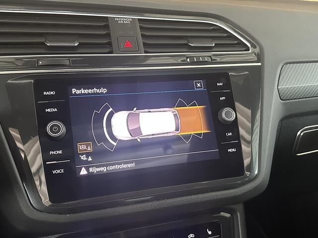 Volkswagen TIGUAN 1.5 TSI 2 x R-line Schuif-kantel dak | 20 Inch | IQ Led