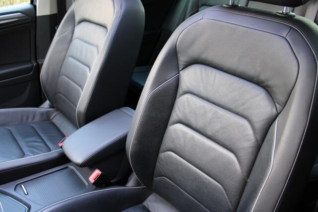 Volkswagen TIGUAN 1.5 TSI ACT Highline | Trekhaak | Panoramadak | Memory | BLIS | Adaptieve cruise
