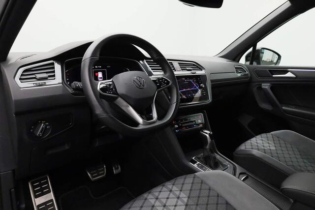 Volkswagen TIGUAN 1.5 TSI 150 pk DSG R-Line Black Style | IQ Light | Adaptieve Cruise Control | 19 inch | Camera | Sfeerverlichting