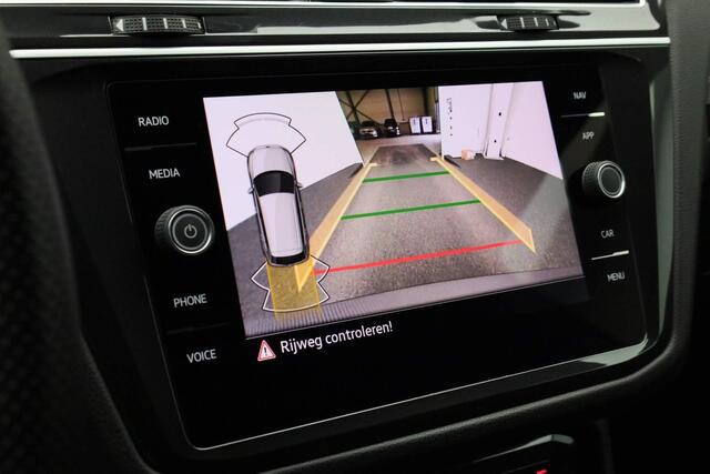 Volkswagen TIGUAN 1.5 TSI 150 pk DSG R-Line Black Style | IQ Light | Adaptieve Cruise Control | 19 inch | Camera | Sfeerverlichting