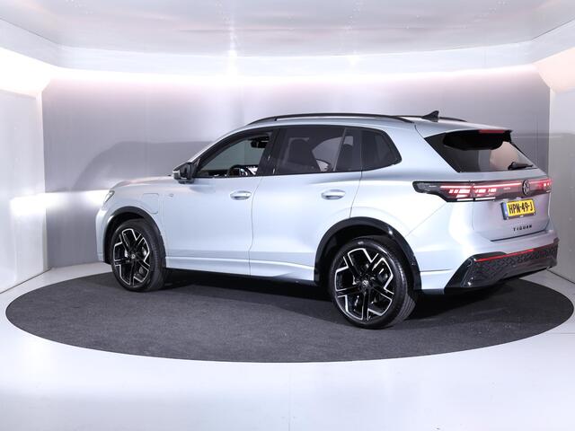 Volkswagen TIGUAN 1.5 eHybrid R-Line Edition 204pk | Pano.dak| 20'LM-velgen| El.achterklep| verwarmde voorruit