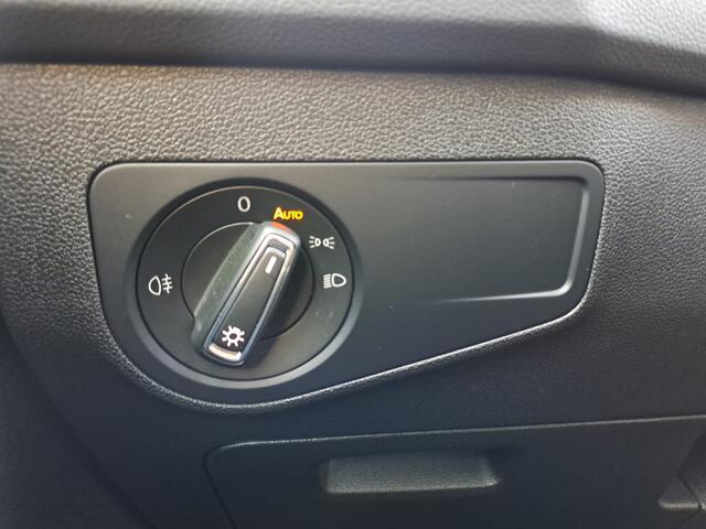 Volkswagen TIGUAN 1.5 TSI Life Business | All-seasons | Trekhaak | Elek. klep | Stoelverwarming | Keyless | Camera |