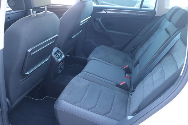 Volkswagen TIGUAN 1.5 TSI ACT Highline Business R Panoramadak I Camera I Apple