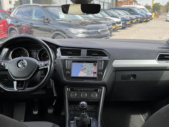 Volkswagen TIGUAN 1.4 TSI ACT 150pk | trekhaak | navigatie | 17LM | 4-seizoensbanden