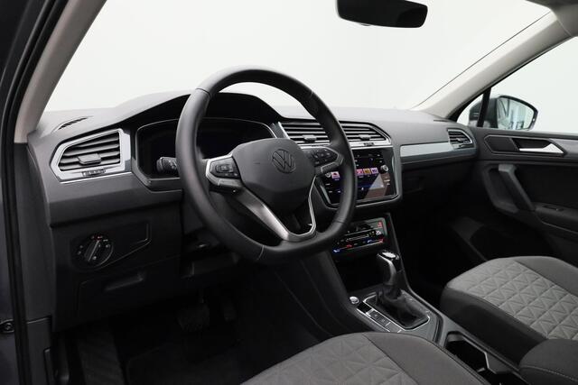 Volkswagen TIGUAN 1.5 TSI 131 pk Life | LED koplampen | Trekhaak | Achteruitrijcamera | Carplay | Keyless | 17 inch lichtmetalen