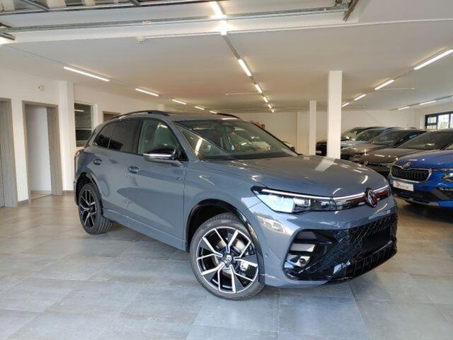 Volkswagen TIGUAN 1.5eTSI R-LINE PANO-DAK/TREKHAAK/HUD/CAMERA/E-KLEP