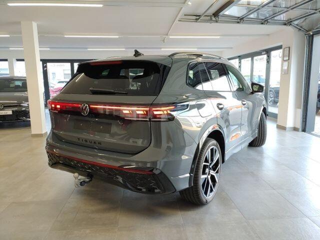 Volkswagen TIGUAN 1.5eTSI R-LINE PANO-DAK/TREKHAAK/HUD/CAMERA/E-KLEP