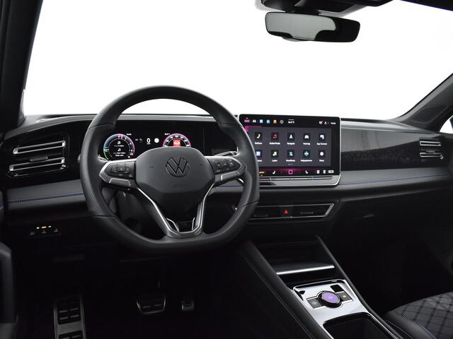 Volkswagen TIGUAN 1.5 272pk DSG eHybrid R-Line Business · Camera · Elek. Trekhaak · Dodehoek Detectie · Apple/Android Car Play · Navigatie · 20'' Inch · Garantie t/m 27-10-2028 of 100.000km