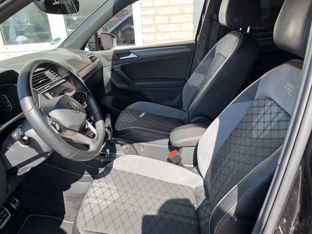 Volkswagen TIGUAN 1.4 TSI eHybrid 2X R-Line / AUTOMAAT/ 245 PK/ APP-CONNECT/ STUUR+STOEL VERWARM./ ELEK. ACHTERKLEP/ PARK.SENSOR.V+A/ ACC/ DIGITAL DASH/ DODE HOEK/ KEYLESS/ NAVI/ DAB/ CLIMA/ LED/ ISOFIX