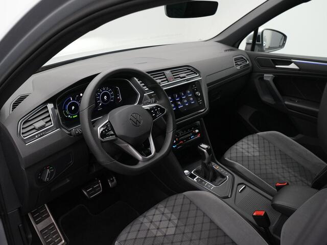Volkswagen TIGUAN 1.4 TSI eHybrid 245 pk DSG R-Line Business | Adaptief onderstel | Achteruitrijcamera | Side Assist