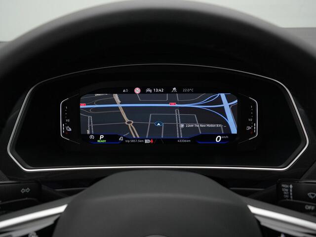 Volkswagen TIGUAN 1.4 TSI eHybrid 245 pk DSG R-Line Business | Adaptief onderstel | Achteruitrijcamera | Side Assist